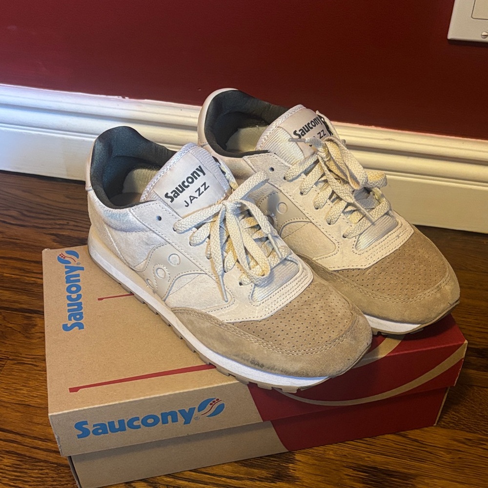 Saucony Jazz Sneakers - Cream and Tan